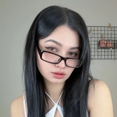 Photo of model @lunalovelee