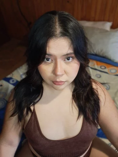 Photo of model @lunavelvet43