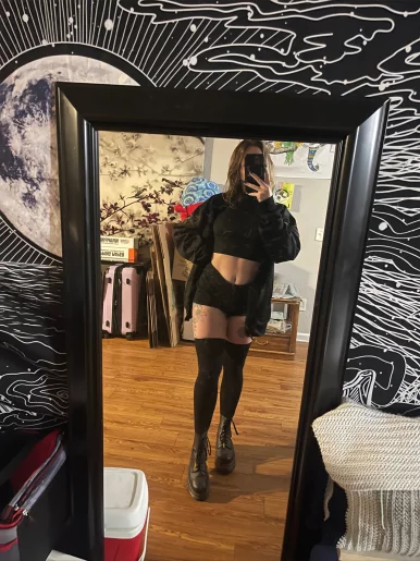 Photo of model @lusciousxlucifree