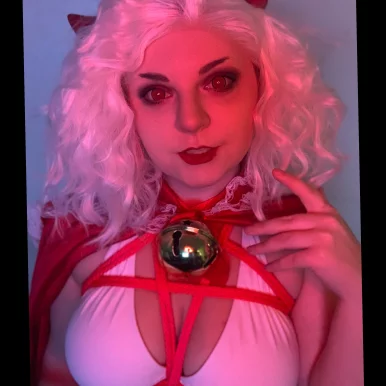 Photo of model @lustfullylonely