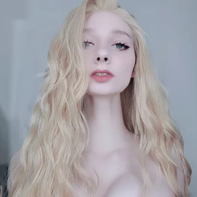 Photo of model @lyrafae