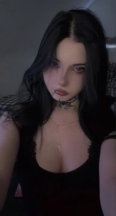 Photo of model @m1lkykitty