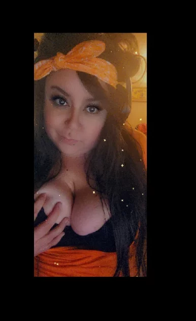 Photo of model @madam_heyedro