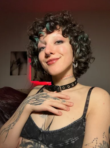 Photo of model @madison_lgbt