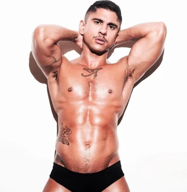 Photo of model @mancinnifree