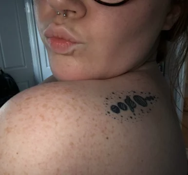 Photo of model @manicpixiedreamgirlx