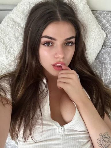 Photo of model @margo_secrets