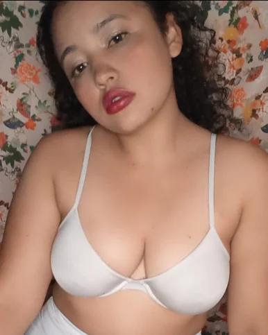 Photo of model @mariacutieee