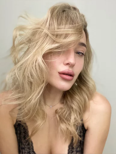 Photo of model @mariiia.m