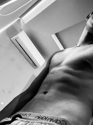 Photo of model @maxifans1