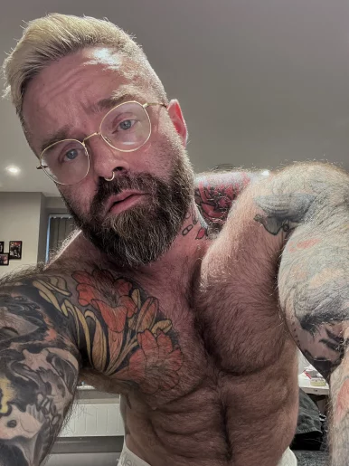 Photo of model @maxxgrizzly