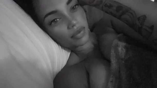 Photo of model @maxxmarie