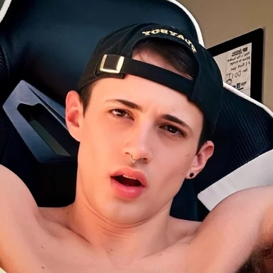 Photo of model @maxxxzillion