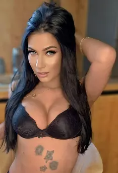 Photo of model @meganreiny