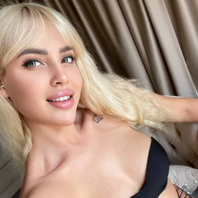 Photo of model @melissaqueenn