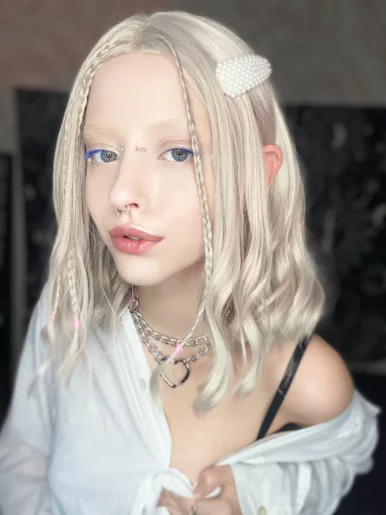 Photo of model @meowkissme