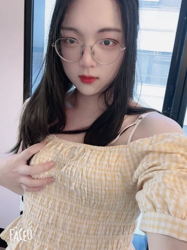 Photo of model @meowmu1