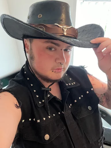 Photo of model @merlinpup21