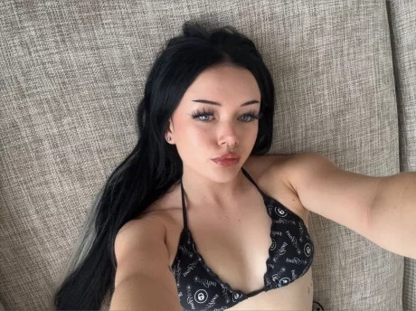 Photo of model @miamoonx1