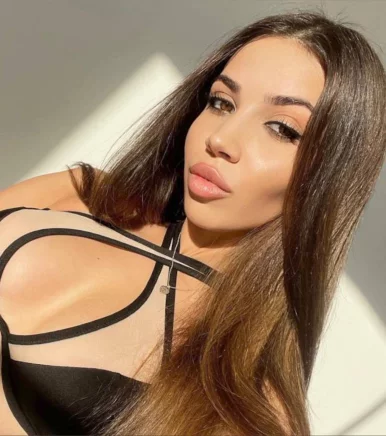 Photo of model @michellerich