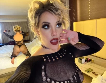 Photo of model @midnightpawg28