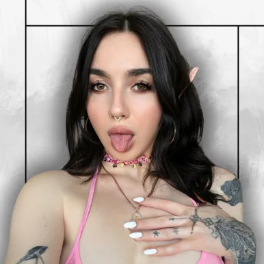 Photo of model @mikahot69