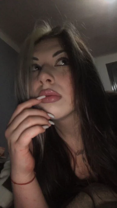 Photo of model @miki22michaela