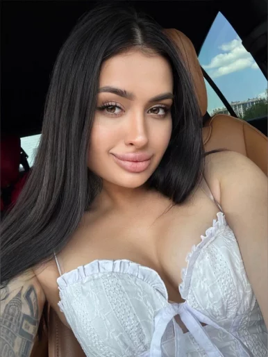 Photo of model @milanavel