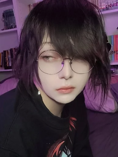 Photo of model @milkabyss