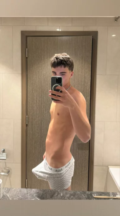 Photo of model @milo7w