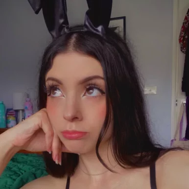 Photo of model @minacakes1212