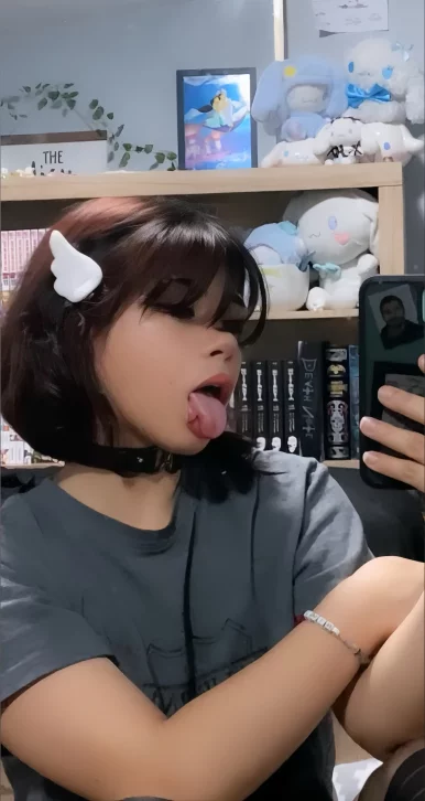 Photo of model @mini_meow