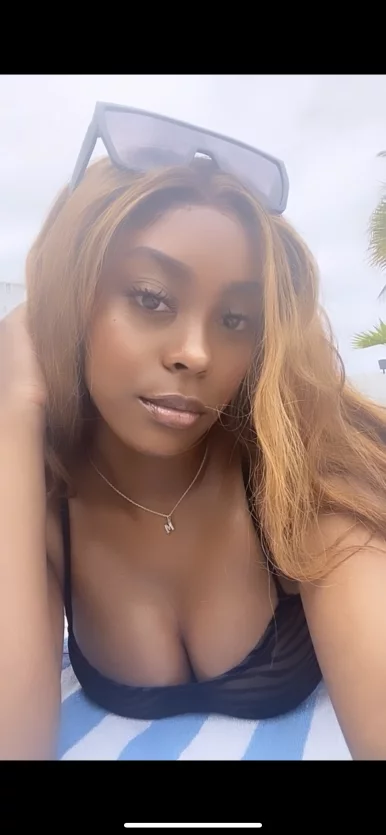 Photo of model @misababy