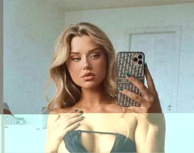 Photo of model @missaphroditeee