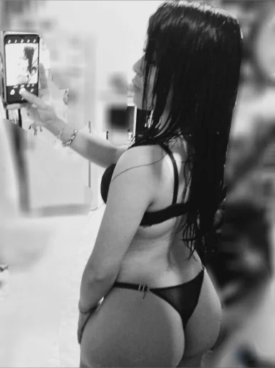 Photo of model @misseluney