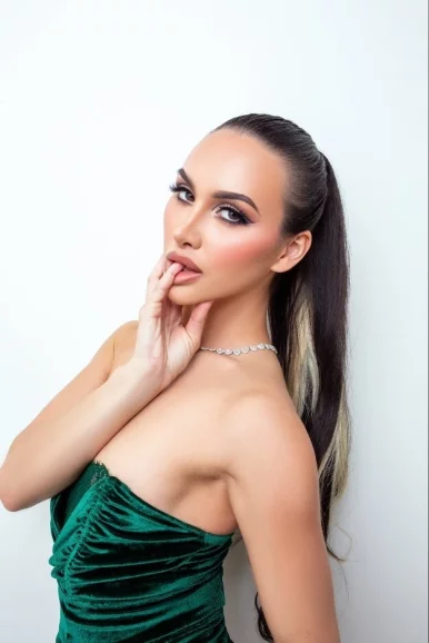 Photo of model @misslaurentyler