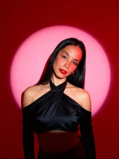 Photo of model @missleanoir