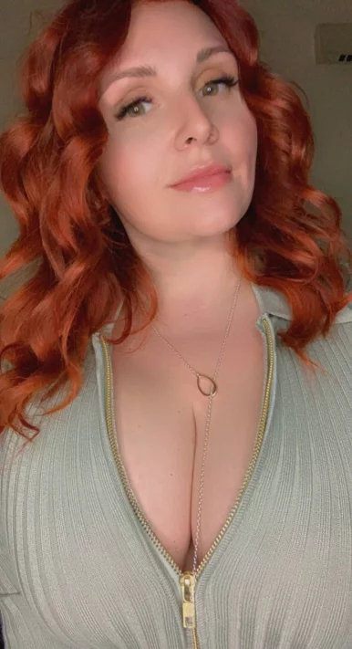 Photo of model @mistressivyjane