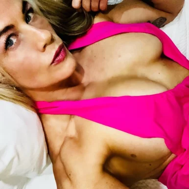 Photo of model @mistresspinkpearl