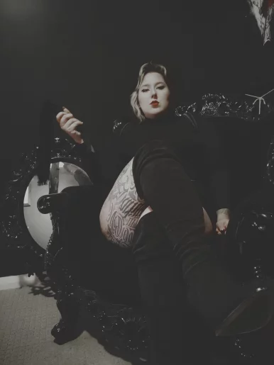 Photo of model @mistresstoryx