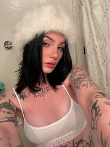 Photo of model @molliganbitch1