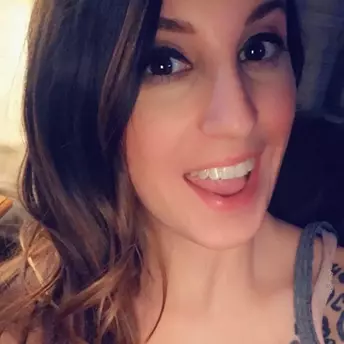 Photo of model @mom_0f_four