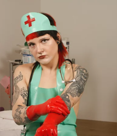 Photo of model @mommy_ruby