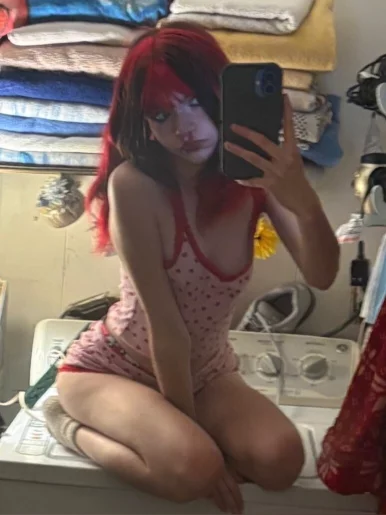 Photo of model @mommymarcey