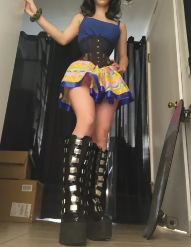 Photo of model @mommynemesis