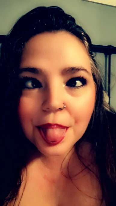 Photo of model @momnextdoorddd