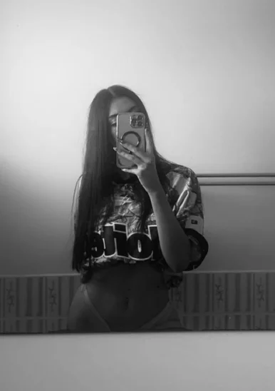 Photo of model @monique.xox