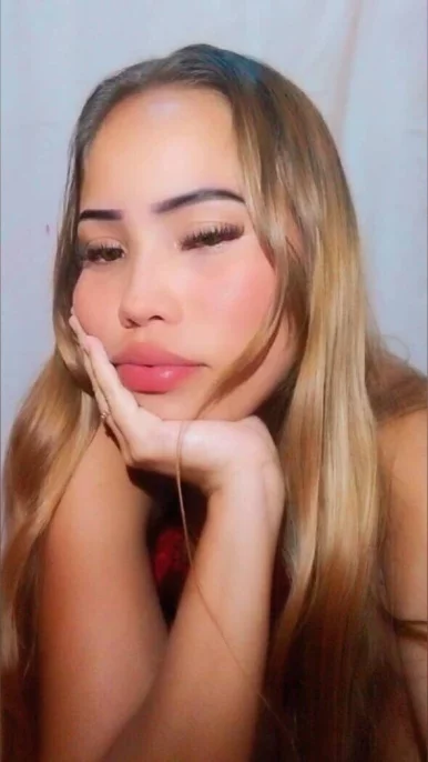 Photo of model @monserratvillarreal.28