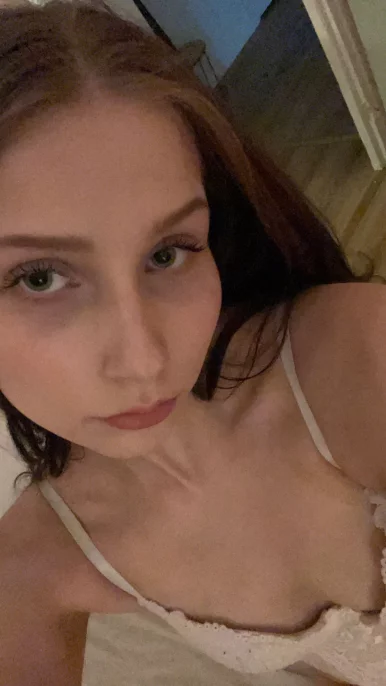 Photo of model @moonababes