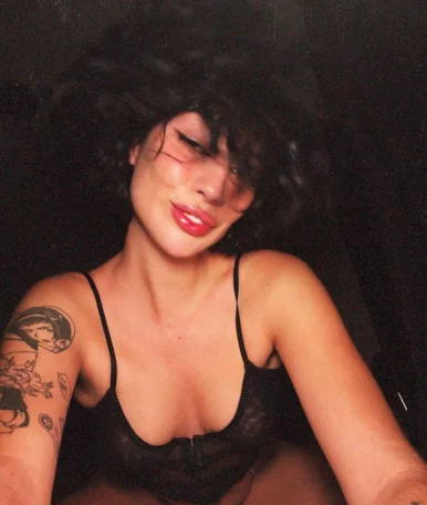 Photo of model @moonloverfree